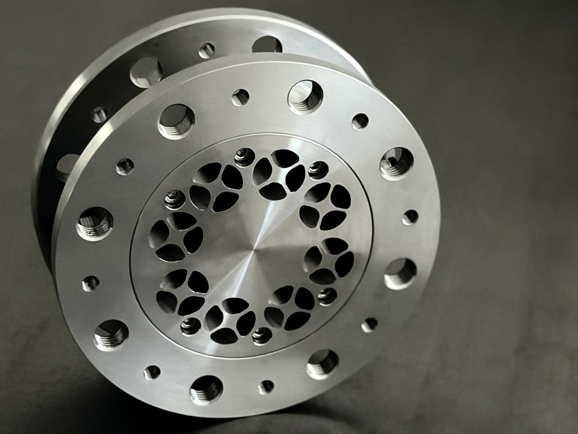 画像の製品は、FB-M80A-SUS316Lです。