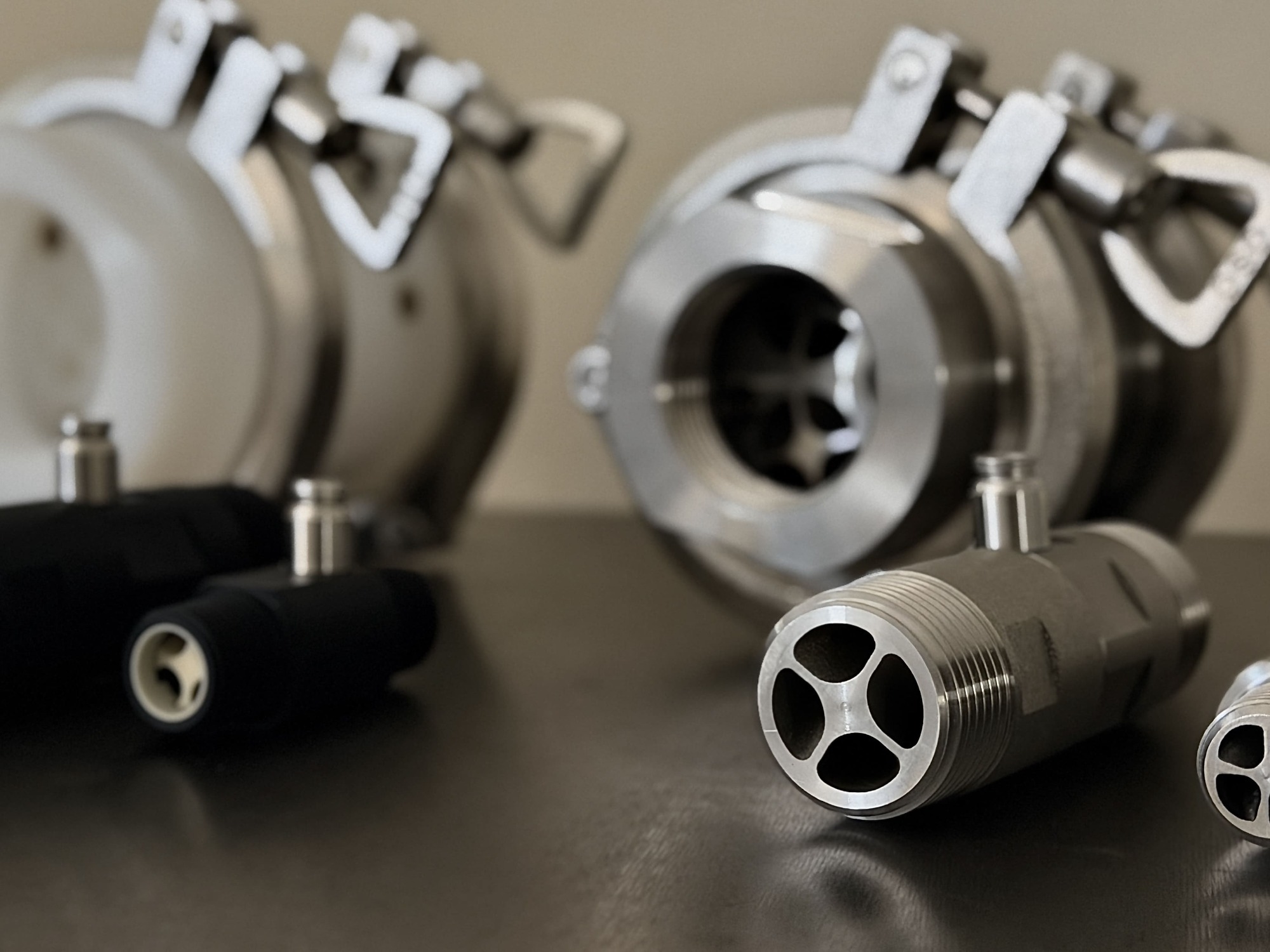 樹脂製と金属製のファインバブル発生器を製造しています。